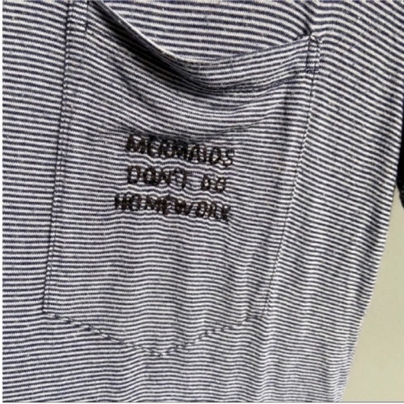 Brandy Melville t-shirt navy Mermaids Don't Do Homework striped - Picture 4 of 7